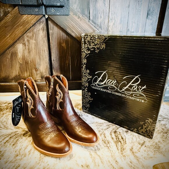 DAN POST RUSTIC CHARM LEATHER BOOTIE BROWN SIZE 7 NWT